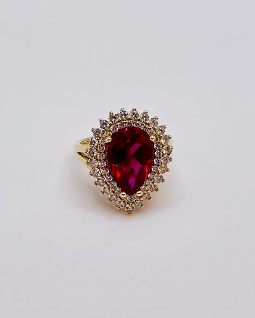 ANILLO DE MUJER PIEDRA ROJA Y PIEDRAS BLANCAS