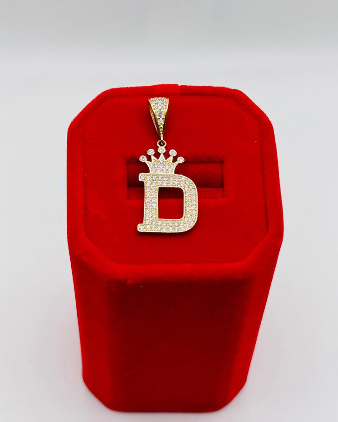 DIJE PEQUENO LETRA D CON CORONA