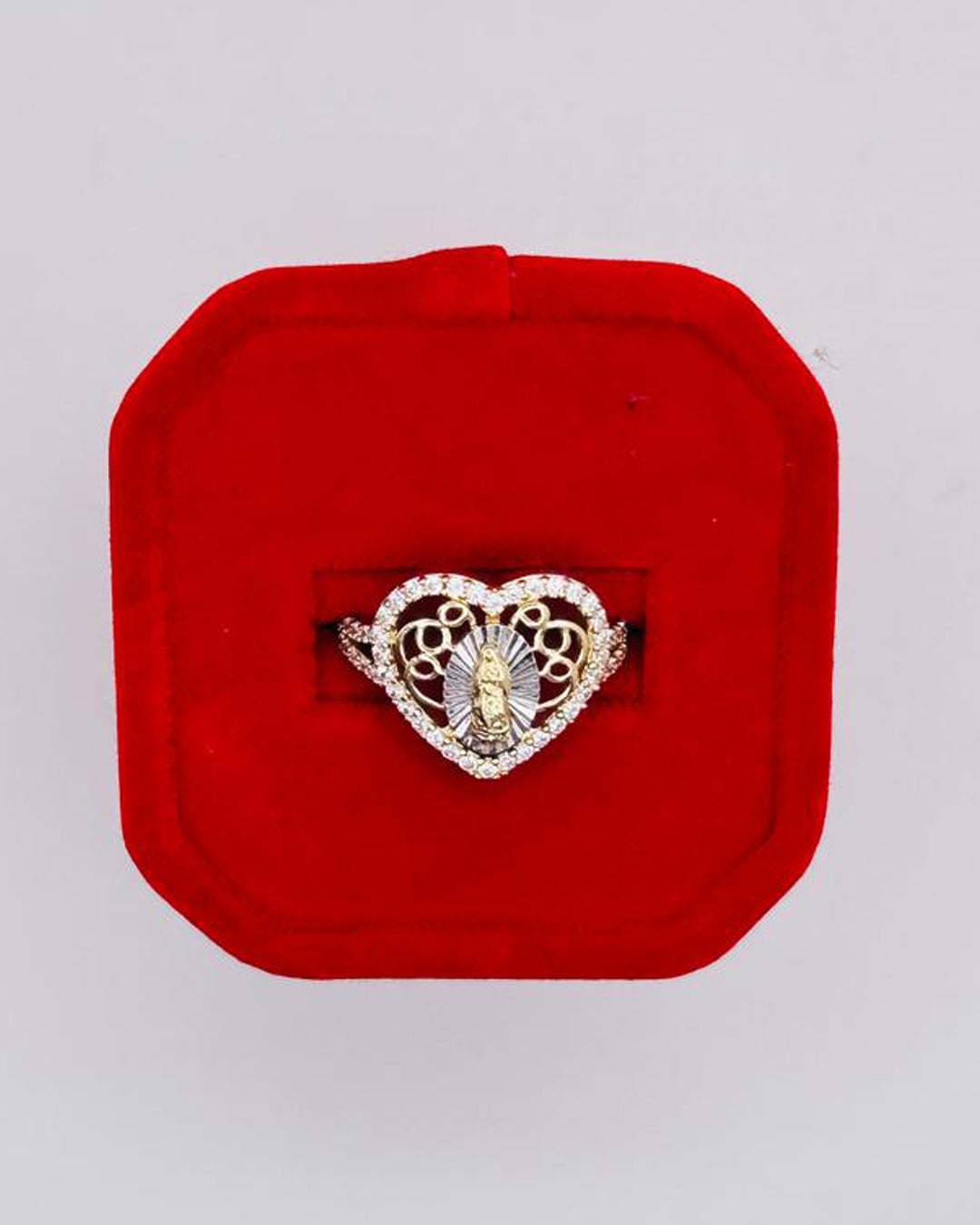 ANILLO DE MUJER CON FORMA DE CORAZON Y VIRGEN