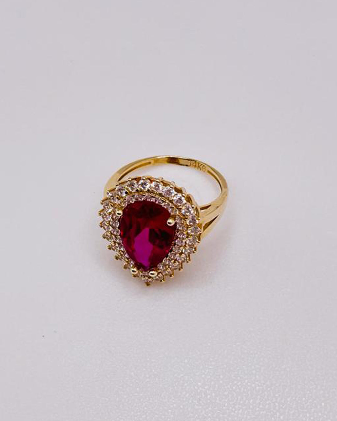 ANILLO DE MUJER PIEDRA ROJA Y PIEDRAS BLANCAS