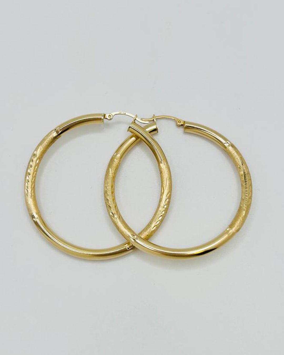 ARGOLLAS MEDIANAS CORTE DIAMANTE UN TONO