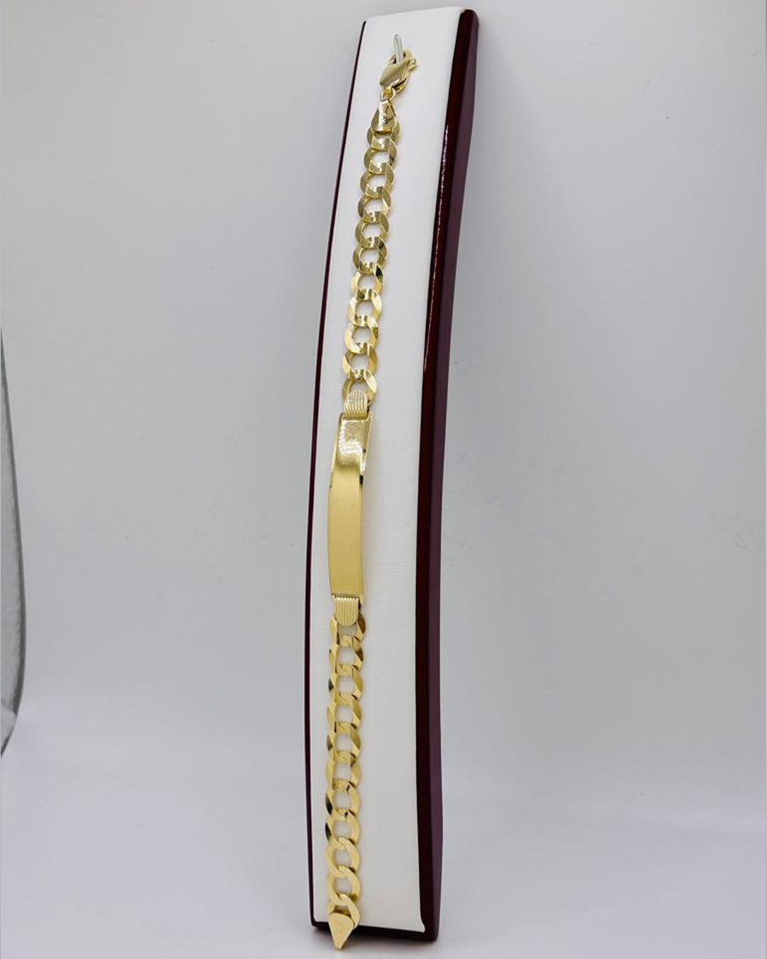 PULSERA ESTILO CUBANO CON PLACA UN TONO
